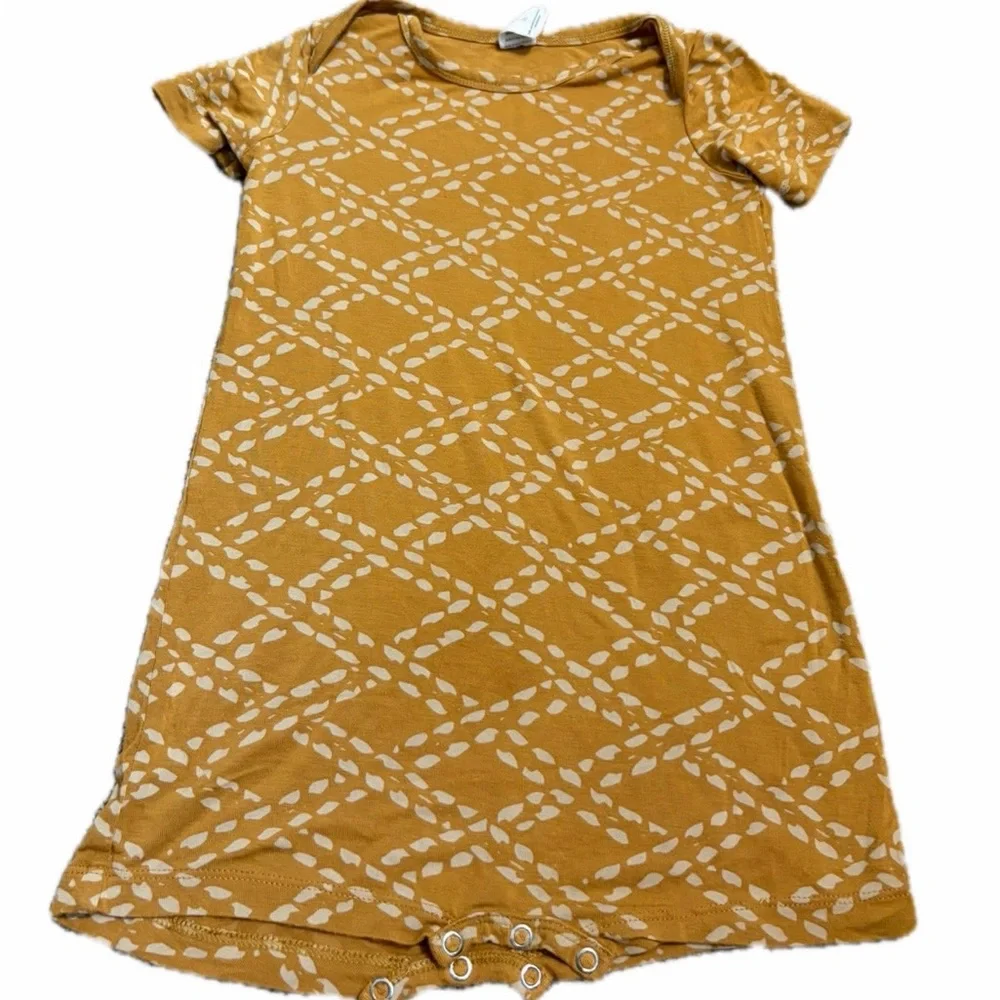 Kate Quinn 2t bamboo romper euc